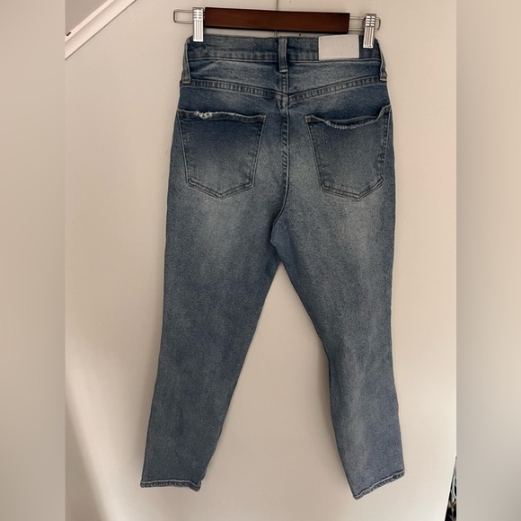 PISTOLA 26 women’s medium wash Nico High Rise Mom Jean Half Court - Picture 9 of 15